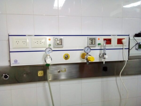 Sistema red de gases central hospitalarios Instalación del sistema centralizado de gases medicinales en quirófanos